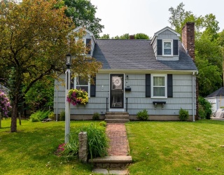 40 Benefit St, Attleboro, Massachusetts, 3 Bedrooms Bedrooms, 5 Rooms Rooms,1 BathroomBathrooms,Residential,For Sale,Benefit St,73514113