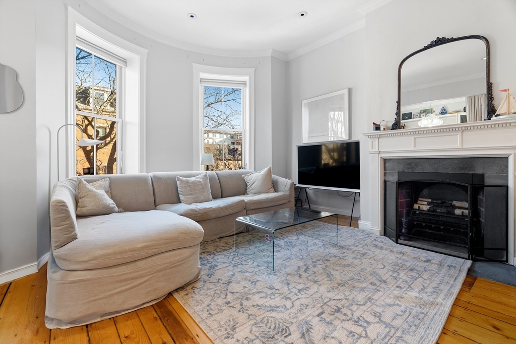 451 Shawmut Ave, Boston, Massachusetts, 2 Bedrooms Bedrooms, 4 Rooms Rooms,1 BathroomBathrooms,Residential Lease,For Rent,Shawmut Ave,73514454