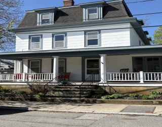 10 Vine St, Beverly, Massachusetts, 2 Bedrooms Bedrooms, 6 Rooms Rooms,1 BathroomBathrooms,Residential Lease,For Rent,Vine St,73514419