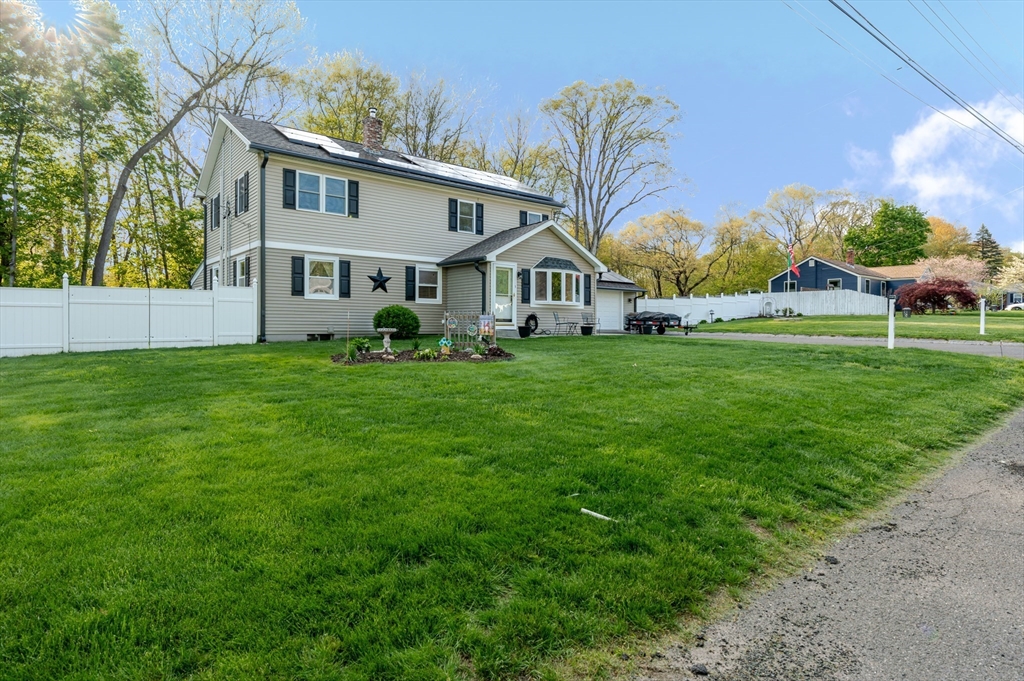 113 Skyridge St, Ludlow, Massachusetts, 5 Bedrooms Bedrooms, 8 Rooms Rooms,3 BathroomsBathrooms,Residential,For Sale,Skyridge St,73514043