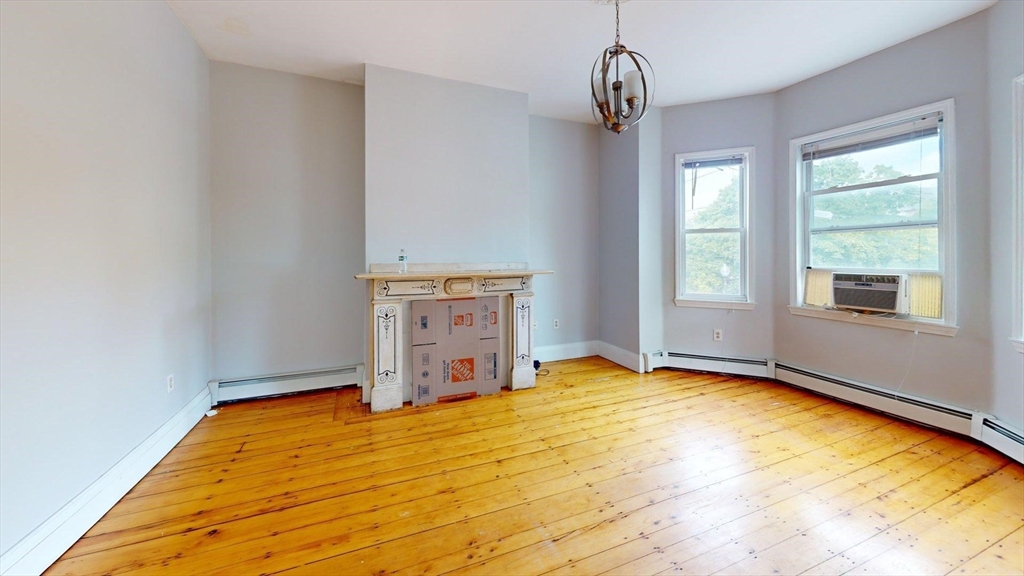171 Trenton Street, Boston, Massachusetts, 3 Bedrooms Bedrooms, 6 Rooms Rooms,1 BathroomBathrooms,Residential Lease,For Rent,Trenton Street,73514519