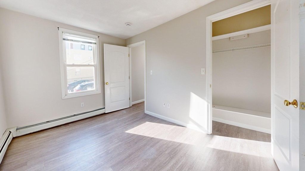329 Paris Street, Boston, Massachusetts, 2 Bedrooms Bedrooms, 5 Rooms Rooms,1 BathroomBathrooms,Residential Lease,For Rent,Paris Street,73514544