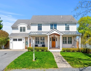 18 Rose Ave, Marblehead, Massachusetts, 4 Bedrooms Bedrooms, 8 Rooms Rooms,3.5 BathroomsBathrooms,Residential,For Sale,Rose Ave,73514180
