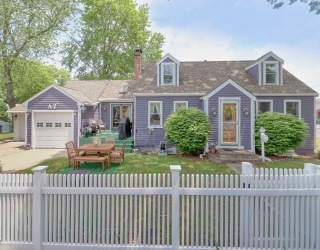 3 Oak Tree Road, Dedham, Massachusetts, 4 Bedrooms Bedrooms, 8 Rooms Rooms,2 BathroomsBathrooms,Residential Lease,For Rent,Oak Tree Road,73514715