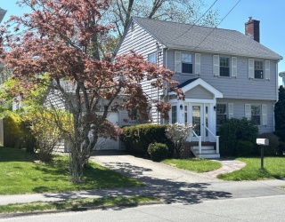 40 Elm St, Milton, Massachusetts, 3 Bedrooms Bedrooms, 7 Rooms Rooms,1.5 BathroomsBathrooms,Residential,For Sale,Elm St,73514716