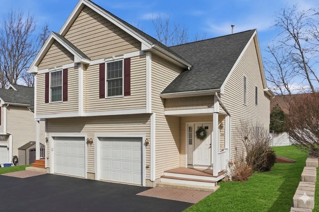 24 Farrwood Pl, Haverhill, Massachusetts, 3 Bedrooms Bedrooms, 5 Rooms Rooms,2.5 BathroomsBathrooms,Residential,For Sale,Farrwood Pl,73489539