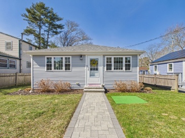 3 Hazel St, Wareham, Massachusetts, 2 Bedrooms Bedrooms, 5 Rooms Rooms,1 BathroomBathrooms,Residential,For Sale,Hazel St,73491313