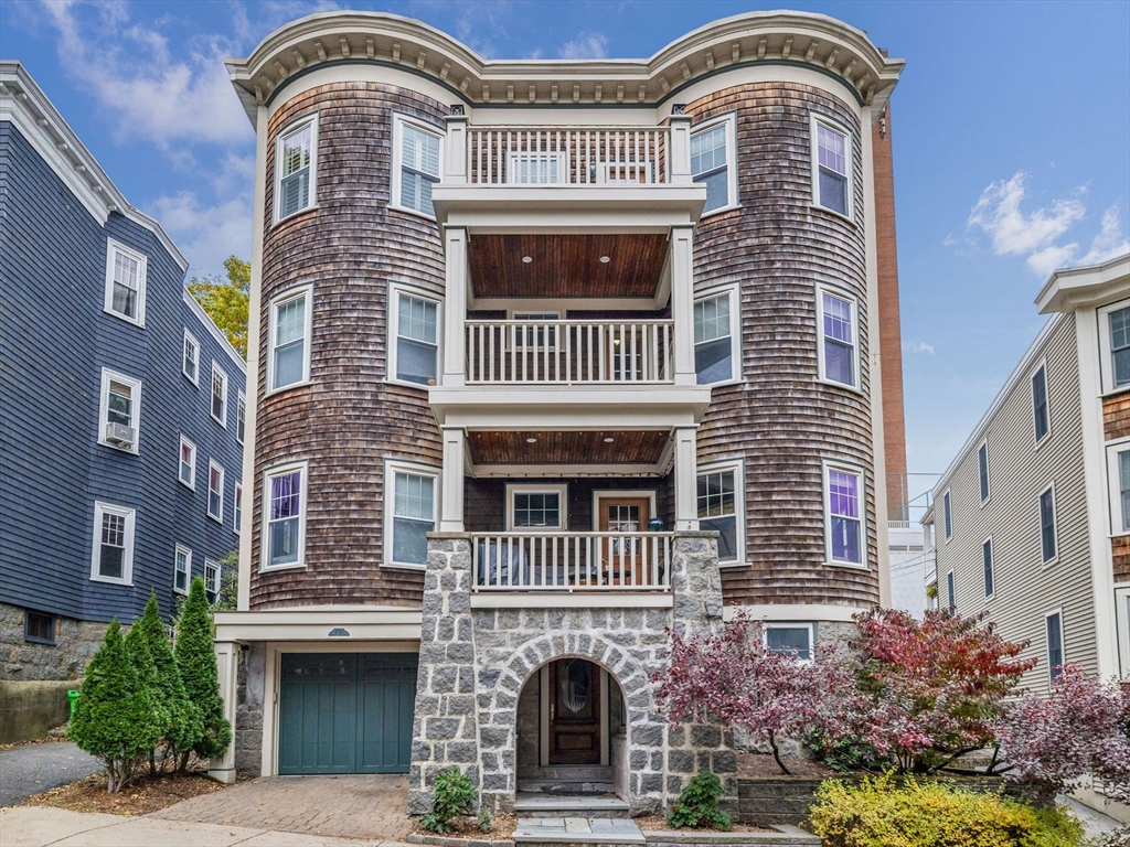 71 Parkton, Boston, Massachusetts, 3 Bedrooms Bedrooms, 6 Rooms Rooms,1.5 BathroomsBathrooms,Residential,For Sale,Parkton,73490900