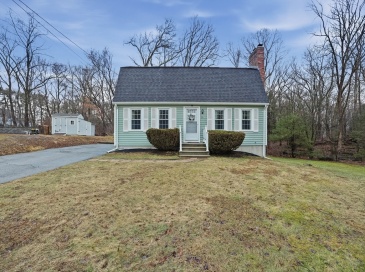 88 Sandalwood Drive, Attleboro, Massachusetts, 3 Bedrooms Bedrooms, 8 Rooms Rooms,2 BathroomsBathrooms,Residential,For Sale,Sandalwood Drive,73492242