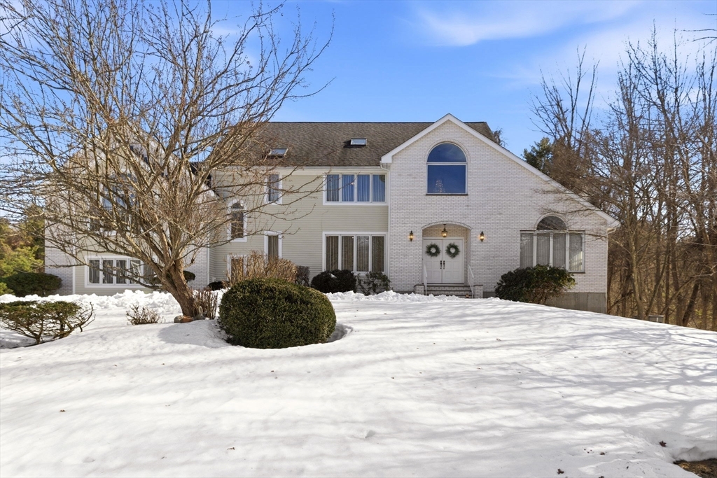 6 Hearthstone Pl, Andover, Massachusetts, 4 Bedrooms Bedrooms, 11 Rooms Rooms,5 BathroomsBathrooms,Residential,For Sale,Hearthstone Pl,73485249