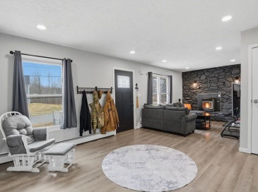 185 Davis Road, Westminster, Massachusetts, 2 Bedrooms Bedrooms, 5 Rooms Rooms,1.5 BathroomsBathrooms,Residential,For Sale,Davis Road,73490525
