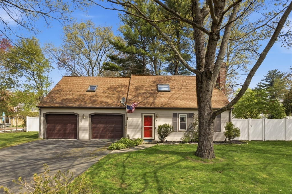 19 Mockingbird Ln, Maynard, Massachusetts, 3 Bedrooms Bedrooms, 7 Rooms Rooms,1.5 BathroomsBathrooms,Residential,For Sale,Mockingbird Ln,73514734