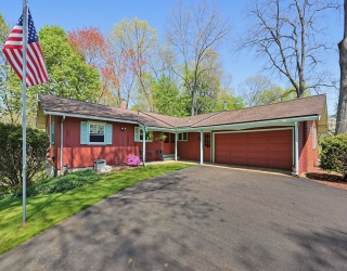 21 Daggett Road, Attleboro, Massachusetts, 5 Bedrooms Bedrooms, 9 Rooms Rooms,3 BathroomsBathrooms,Residential,For Sale,Daggett Road,73514747
