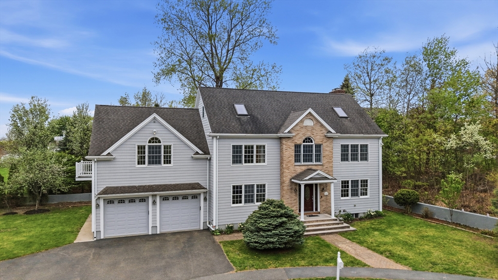 131 Range Heights Rd, Lynn, Massachusetts, 5 Bedrooms Bedrooms, 8 Rooms Rooms,6 BathroomsBathrooms,Residential,For Sale,Range Heights Rd,73515044