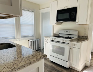 128 Woodruff Ave, Medford, Massachusetts, 2 Bedrooms Bedrooms, 6 Rooms Rooms,1 BathroomBathrooms,Residential Lease,For Rent,Woodruff Ave,73514788