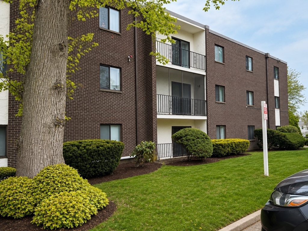 24 South St, Quincy, Massachusetts, 1 Bedroom Bedrooms, 4 Rooms Rooms,1 BathroomBathrooms,Residential Lease,For Rent,South St,73514784