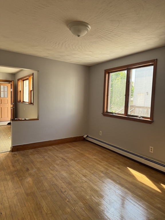 10 Folsom Ct, Malden, Massachusetts, 3 Bedrooms Bedrooms, 5 Rooms Rooms,1 BathroomBathrooms,Residential Lease,For Rent,Folsom Ct,73515060