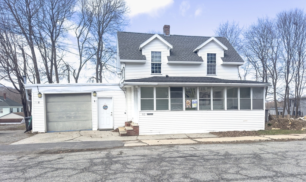 93 Greenwood St, Gardner, Massachusetts, 2 Bedrooms Bedrooms, 5 Rooms Rooms,1 BathroomBathrooms,Residential,For Sale,Greenwood St,73514800