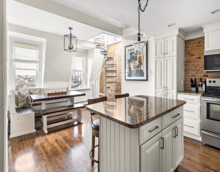 53 M Street, Boston, Massachusetts, 2 Bedrooms Bedrooms, 4 Rooms Rooms,1 BathroomBathrooms,Residential Lease,For Rent,M Street,73514817