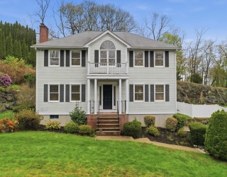11 Roseanna Park Dr, Waltham, Massachusetts, 4 Bedrooms Bedrooms, 8 Rooms Rooms,2.5 BathroomsBathrooms,Residential Lease,For Rent,Roseanna Park Dr,73514822