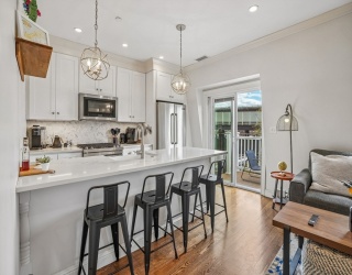 31 Brighton St, Boston, Massachusetts, 2 Bedrooms Bedrooms, 4 Rooms Rooms,1 BathroomBathrooms,Residential,For Sale,Brighton St,73514826
