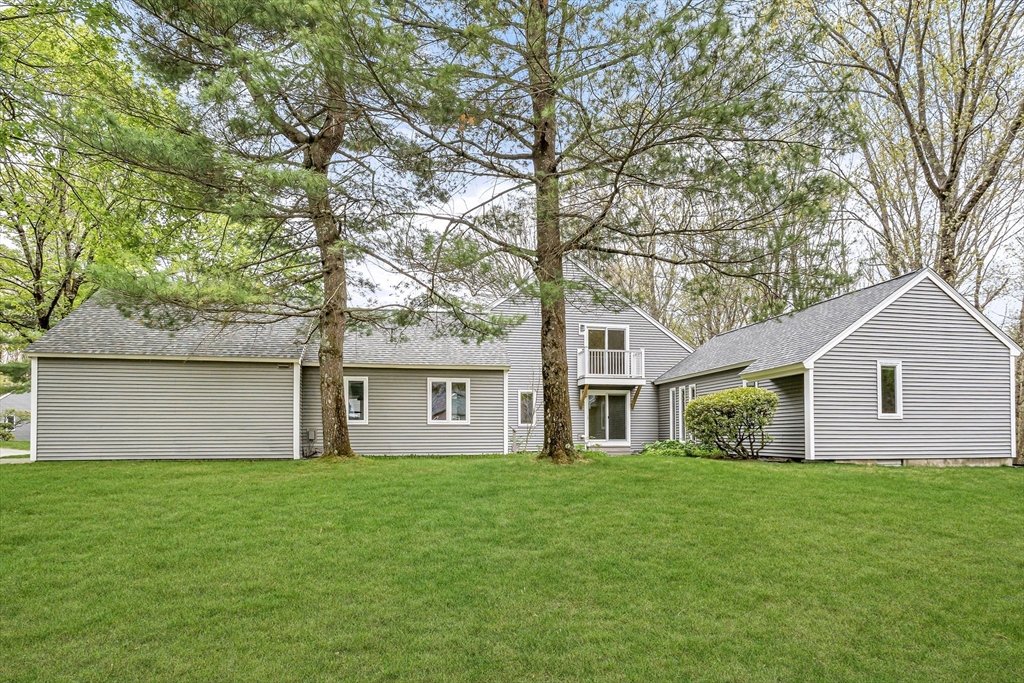 12 Steepletree Ln, Wayland, Massachusetts, 2 Bedrooms Bedrooms, 6 Rooms Rooms,2.5 BathroomsBathrooms,Residential,For Sale,Steepletree Ln,73515072