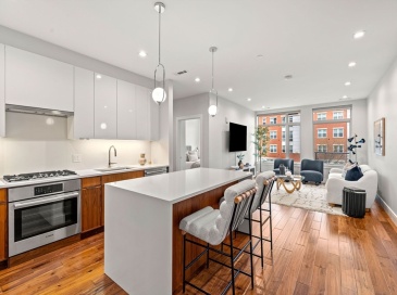 99 Sumner St, Boston, Massachusetts, 2 Bedrooms Bedrooms, 5 Rooms Rooms,2 BathroomsBathrooms,Residential,For Sale,Sumner St,73514835