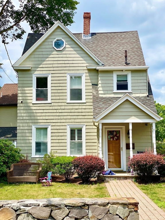488 Washington Street, Winchester, Massachusetts, 4 Bedrooms Bedrooms, 7 Rooms Rooms,1.5 BathroomsBathrooms,Residential Lease,For Rent,Washington Street,73515086