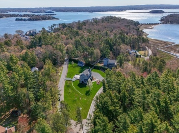 1 Boat House Dr, Wareham, Massachusetts, 3 Bedrooms Bedrooms, 9 Rooms Rooms,3 BathroomsBathrooms,Residential,For Sale,Boat House Dr,73514948