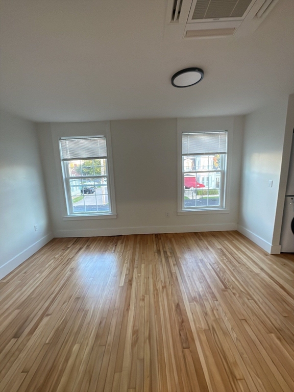 31-39 South Street, Foxboro, Massachusetts, 1 Bedroom Bedrooms, 3 Rooms Rooms,1 BathroomBathrooms,Residential Lease,For Rent,South Street,73514852