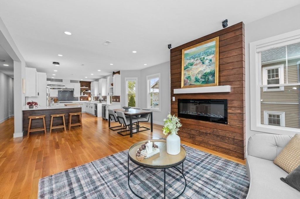 61 Paul Revere Rd, Arlington, Massachusetts, 3 Bedrooms Bedrooms, 7 Rooms Rooms,3 BathroomsBathrooms,Residential,For Sale,Paul Revere Rd,73514939
