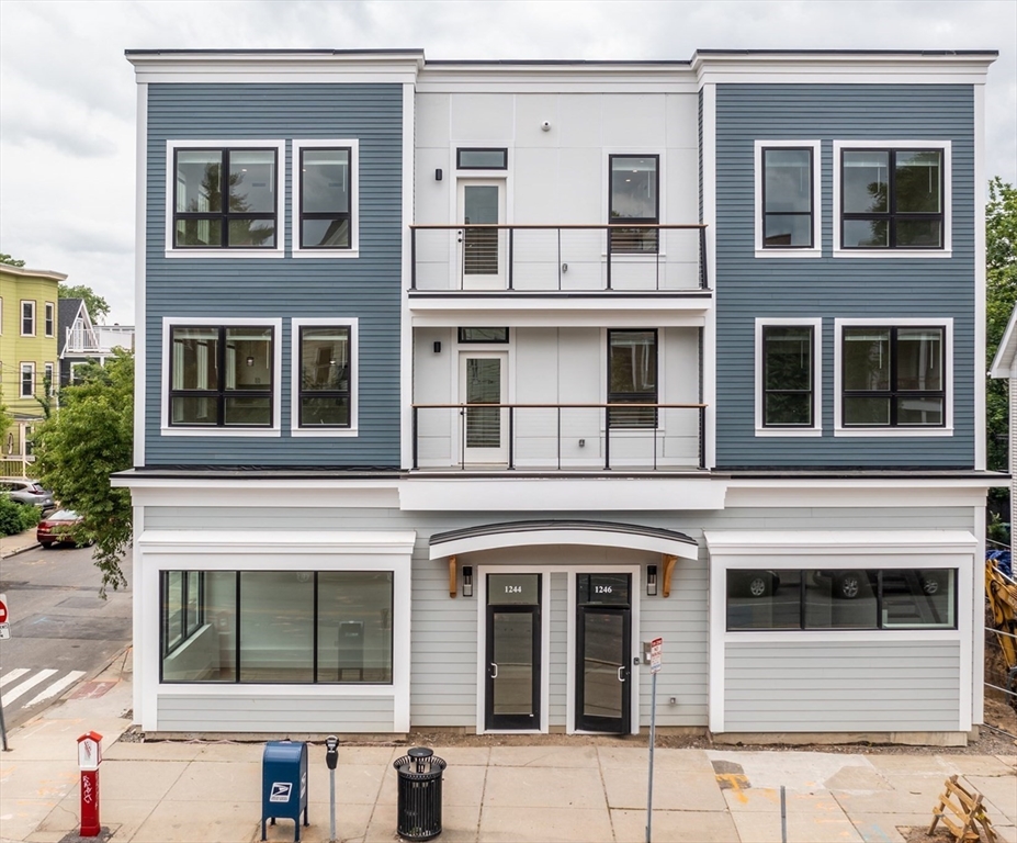 1246 Broadway, Somerville, Massachusetts, 2 Bedrooms Bedrooms, 5 Rooms Rooms,2 BathroomsBathrooms,Residential,For Sale,Broadway,73515094