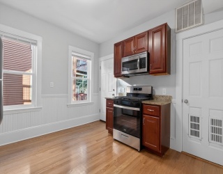 17 Chelmsford St, Boston, Massachusetts, 3 Bedrooms Bedrooms, 6 Rooms Rooms,1 BathroomBathrooms,Residential Lease,For Rent,Chelmsford St,73515100