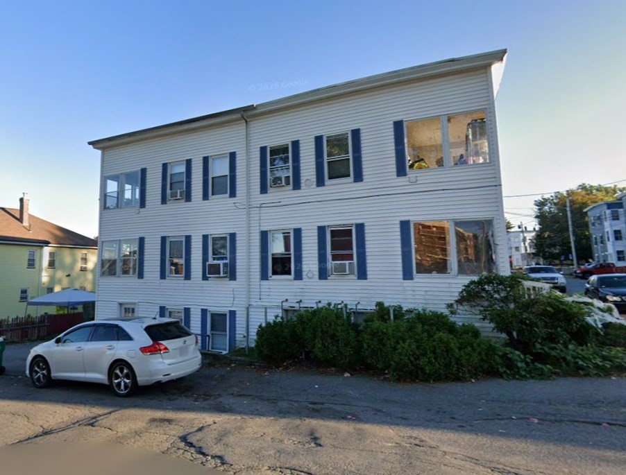 31 Edwards St, Fitchburg, Massachusetts, 2 Bedrooms Bedrooms, 4 Rooms Rooms,1 BathroomBathrooms,Residential Lease,For Rent,Edwards St,73514869
