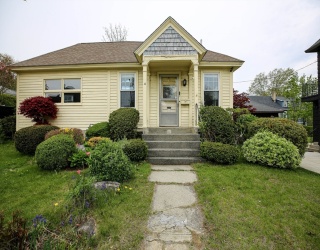 14 Hadwen Rd, Worcester, Massachusetts, 3 Bedrooms Bedrooms, 6 Rooms Rooms,1 BathroomBathrooms,Residential,For Sale,Hadwen Rd,73515103