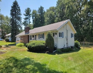 4 Anderson St, Peabody, Massachusetts, 3 Bedrooms Bedrooms, 6 Rooms Rooms,1 BathroomBathrooms,Residential,For Sale,Anderson St,73514875