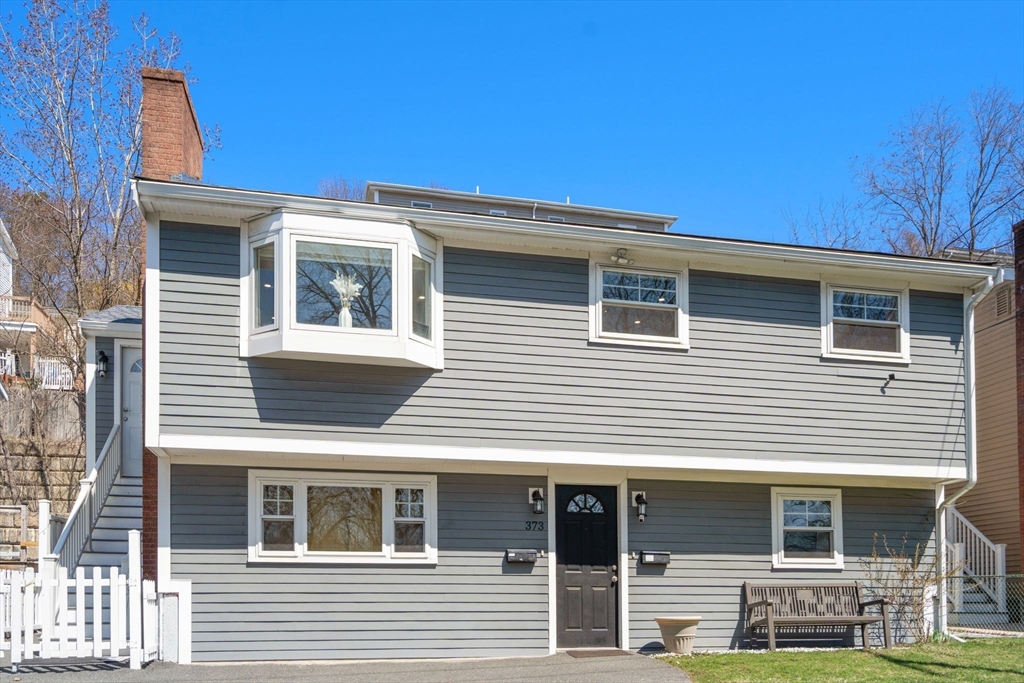 373 Fenno Street, Revere, Massachusetts, 5 Bedrooms Bedrooms, 9 Rooms Rooms,2 BathroomsBathrooms,Residential Income,For Sale,Fenno Street,73501566