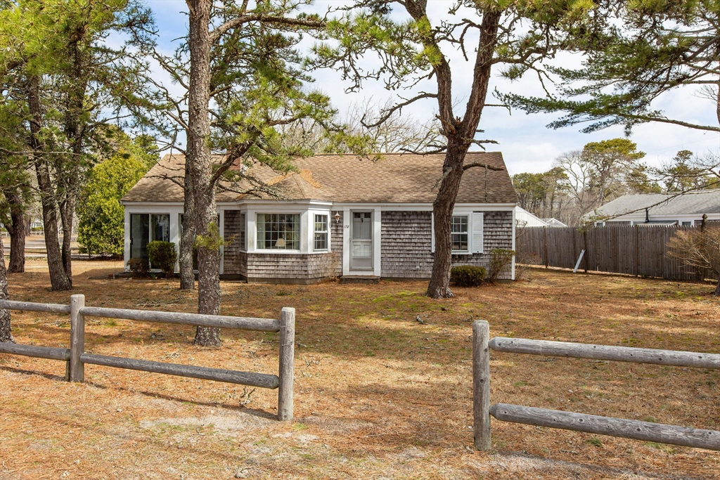 178 Shad Hole Rd, Dennis, Massachusetts, 2 Bedrooms Bedrooms, 5 Rooms Rooms,1 BathroomBathrooms,Residential,For Sale,Shad Hole Rd,73501689