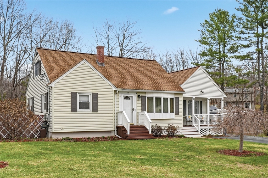 73 Cinderella Cir, Dracut, Massachusetts, 4 Bedrooms Bedrooms, 7 Rooms Rooms,1 BathroomBathrooms,Residential,For Sale,Cinderella Cir,73493529