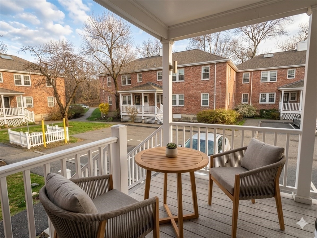 31 Hammond Pond Parkway, Boston, Massachusetts, 2 Bedrooms Bedrooms, 4 Rooms Rooms,1 BathroomBathrooms,Residential Lease,For Rent,Hammond Pond Parkway,73479111