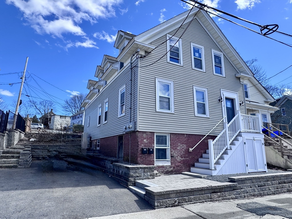 7 Hardy St, Beverly, Massachusetts, 2 Bedrooms Bedrooms, 4 Rooms Rooms,1 BathroomBathrooms,Residential Lease,For Rent,Hardy St,73481676