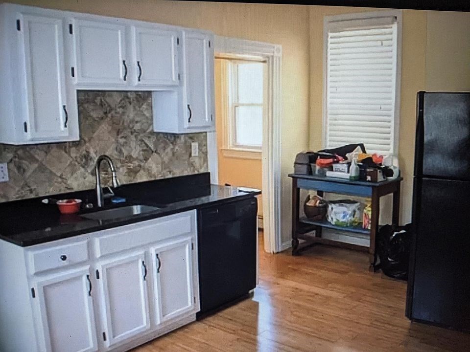 19 Cambria Street, Somerville, Massachusetts, 2 Bedrooms Bedrooms, 4 Rooms Rooms,1 BathroomBathrooms,Residential Lease,For Rent,Cambria Street,73512313
