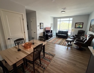 21 Summer Street, Natick, Massachusetts, 3 Bedrooms Bedrooms, 6 Rooms Rooms,2 BathroomsBathrooms,Residential Lease,For Rent,Summer Street,73514935