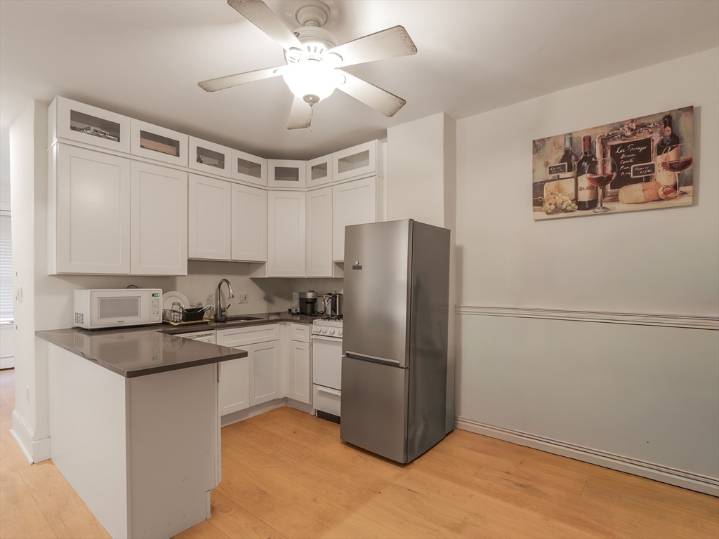 22 Irving St, Boston, Massachusetts, 1 Bedroom Bedrooms, 3 Rooms Rooms,1 BathroomBathrooms,Residential Lease,For Rent,Irving St,73514938