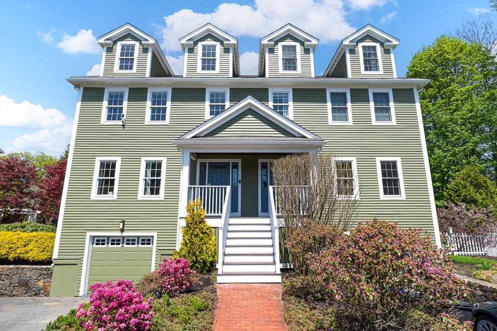 7 Sherman Place, Winchester, Massachusetts, 4 Bedrooms Bedrooms, 8 Rooms Rooms,2.5 BathroomsBathrooms,Residential,For Sale,Sherman Place,73514945