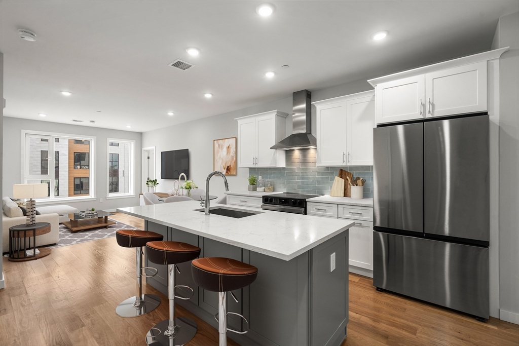 267 Old Colony, Boston, Massachusetts, 2 Bedrooms Bedrooms, 4 Rooms Rooms,2 BathroomsBathrooms,Residential Lease,For Rent,Old Colony,73514968