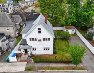 4-6 West Street, Medford, Massachusetts, 5 Bedrooms Bedrooms, 10 Rooms Rooms,2 BathroomsBathrooms,Residential Income,For Sale,West Street,73514941