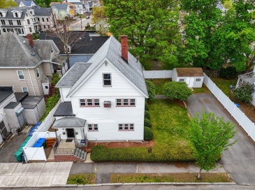 4-6 West Street, Medford, Massachusetts, 5 Bedrooms Bedrooms, 10 Rooms Rooms,2 BathroomsBathrooms,Residential Income,For Sale,West Street,73514941