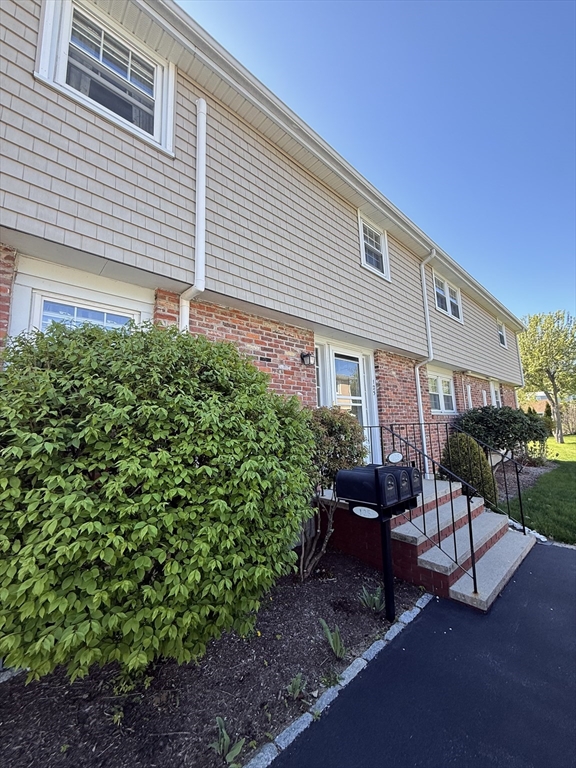 125 Pleasant Street, Norwood, Massachusetts, 1 Bedroom Bedrooms, 3 Rooms Rooms,1 BathroomBathrooms,Residential Lease,For Rent,Pleasant Street,73514961