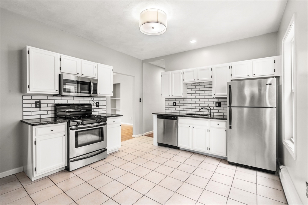 21 Dix Street, Boston, Massachusetts, 3 Bedrooms Bedrooms, 6 Rooms Rooms,1 BathroomBathrooms,Residential Lease,For Rent,Dix Street,73515169